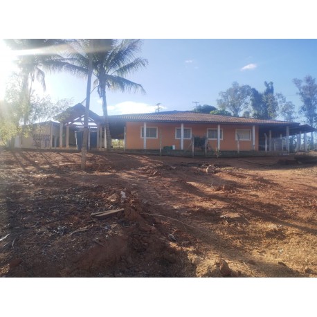 Sitio a venda 90 km de Ribeirao Preto divisa de minas